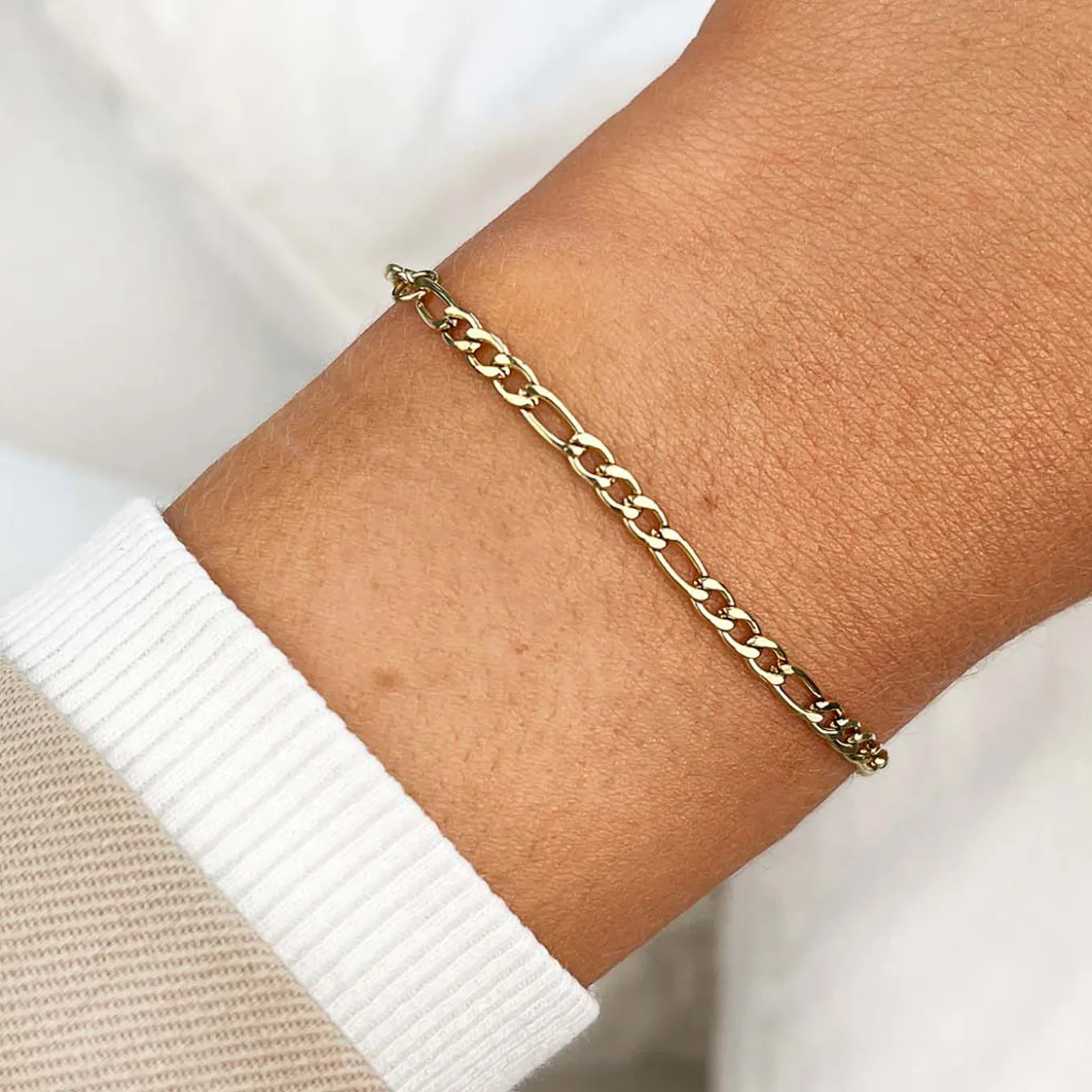 Best Sale Essentielle Figaro Chain Bracelet, Gold Colour Armbänder