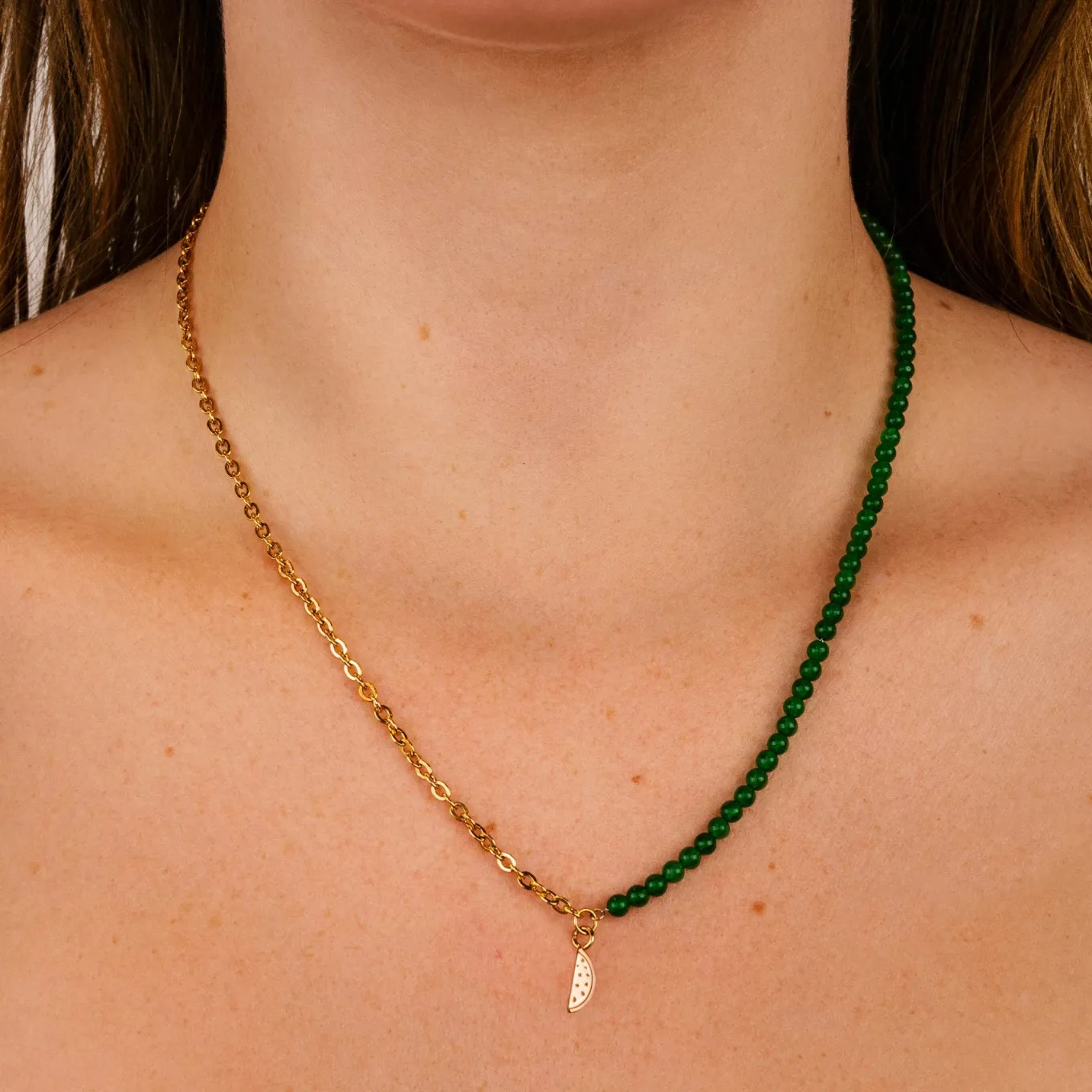 Online Essentielle Green Beads Watermelon Charm Necklace, Gold Colour Ketten