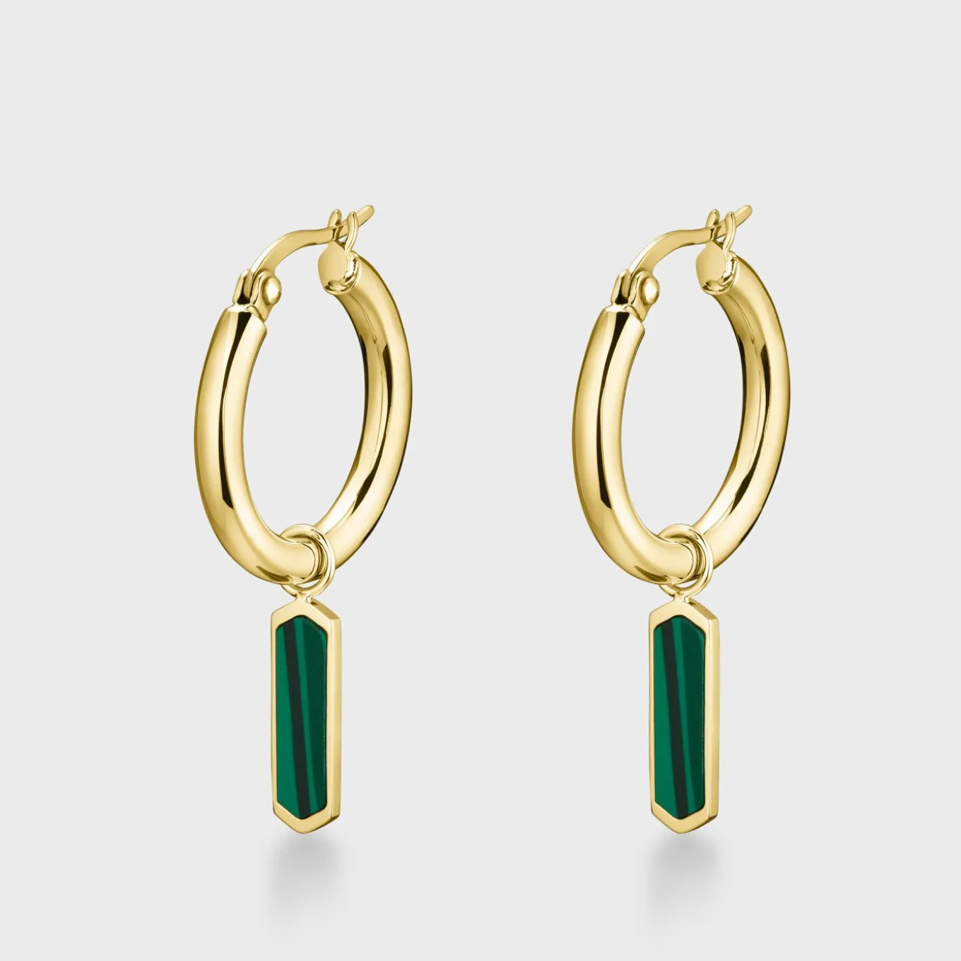 Shop Essentielle Hoops Earrings Hexagon Charm Green, Gold Colour Ohrringe