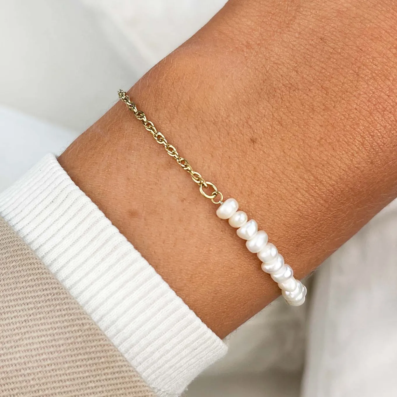 Online Essentielle Mixed Chain Pearl Bracelet, Gold Colour Armbänder