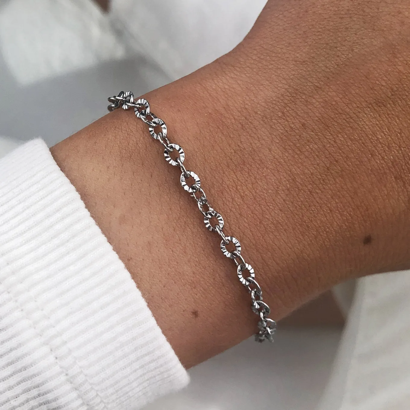 Hot Essentielle Shiny Bracelet Silver Colour Armbänder