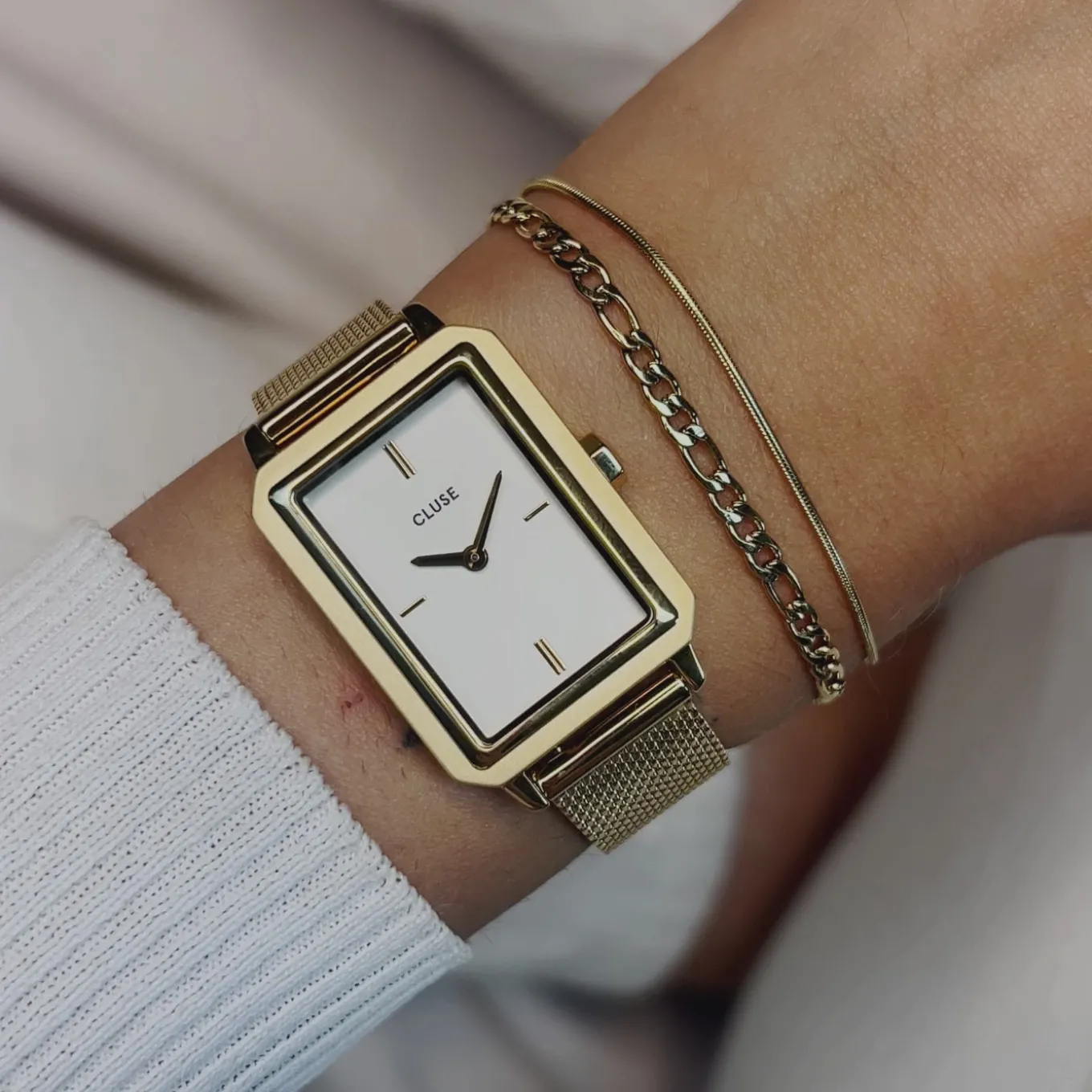 Shop Gift Box Fluette Mesh White Watch and Double Chain Bracelet, Gold Colour Damen Fluette