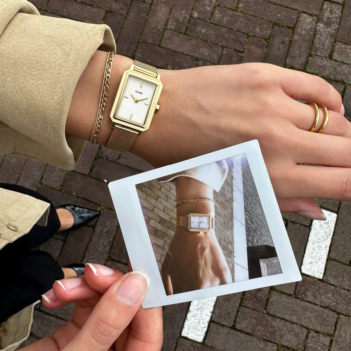 Shop Gift Box Fluette Mesh White Watch and Double Chain Bracelet, Gold Colour Damen Fluette