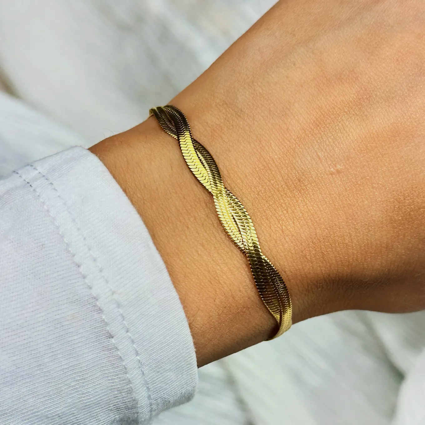 Discount Élevé Twisted Snake Bracelet, Gold Colour Armbänder